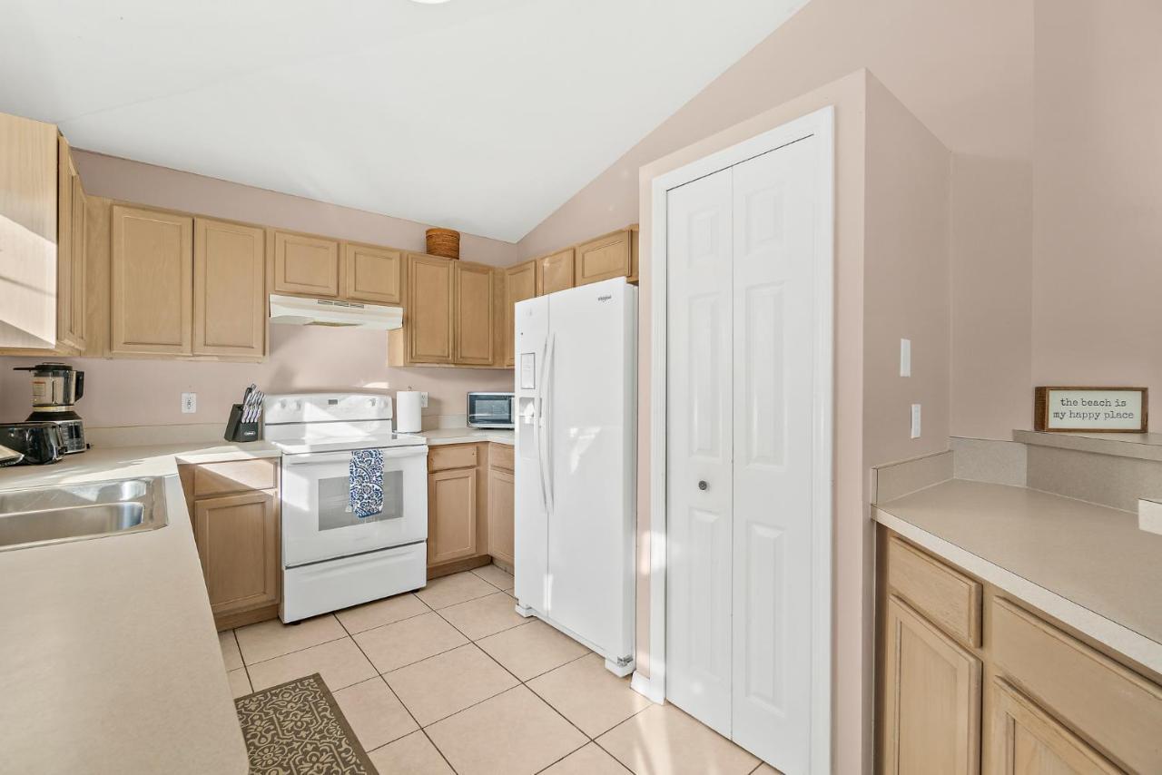 Sunset Serenity - 3Br Beach Townhome With Outdoor Patio - New Hot Tub, Steps To Ocean Fun! Melbourne Bagian luar foto