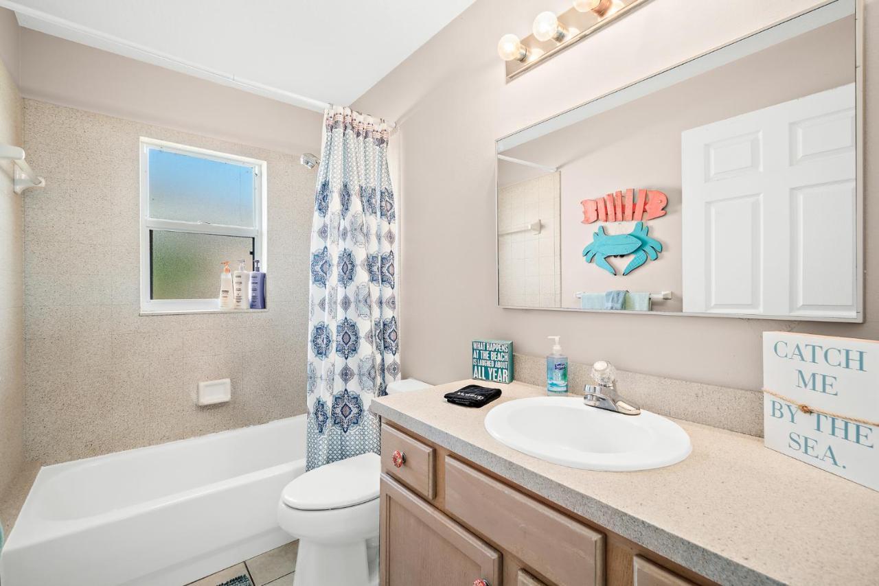 Sunset Serenity - 3Br Beach Townhome With Outdoor Patio - New Hot Tub, Steps To Ocean Fun! Melbourne Bagian luar foto