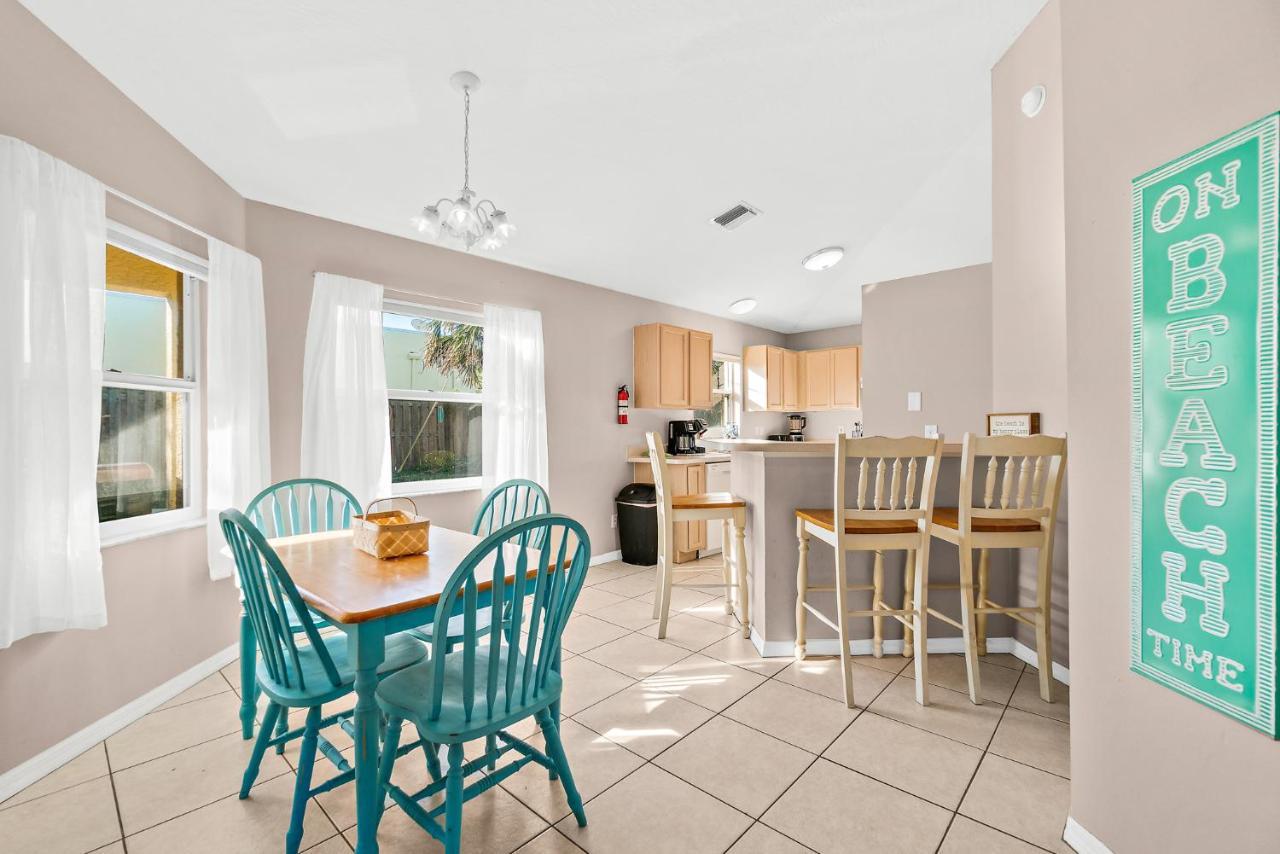 Sunset Serenity - 3Br Beach Townhome With Outdoor Patio - New Hot Tub, Steps To Ocean Fun! Melbourne Bagian luar foto