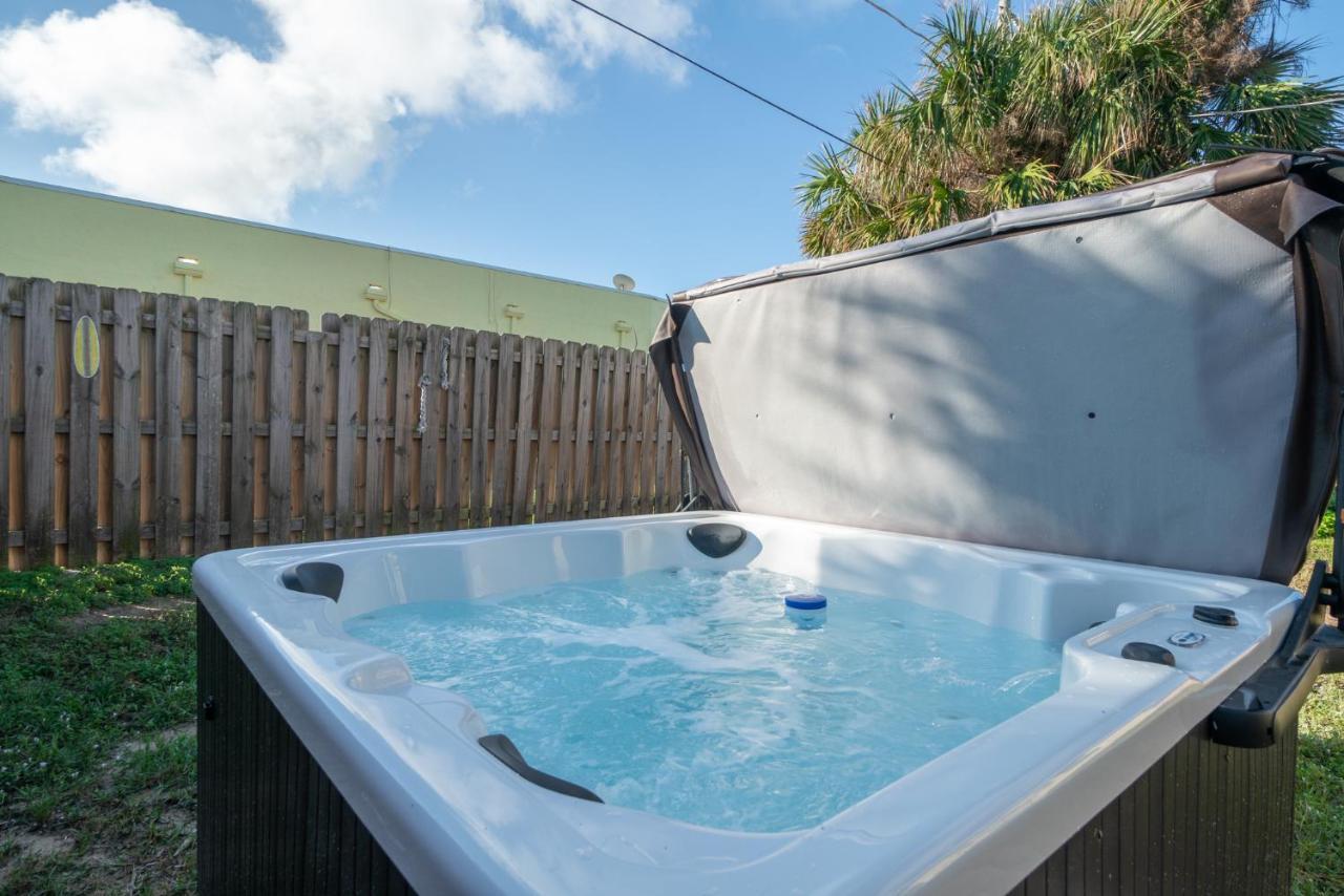 Sunset Serenity - 3Br Beach Townhome With Outdoor Patio - New Hot Tub, Steps To Ocean Fun! Melbourne Bagian luar foto