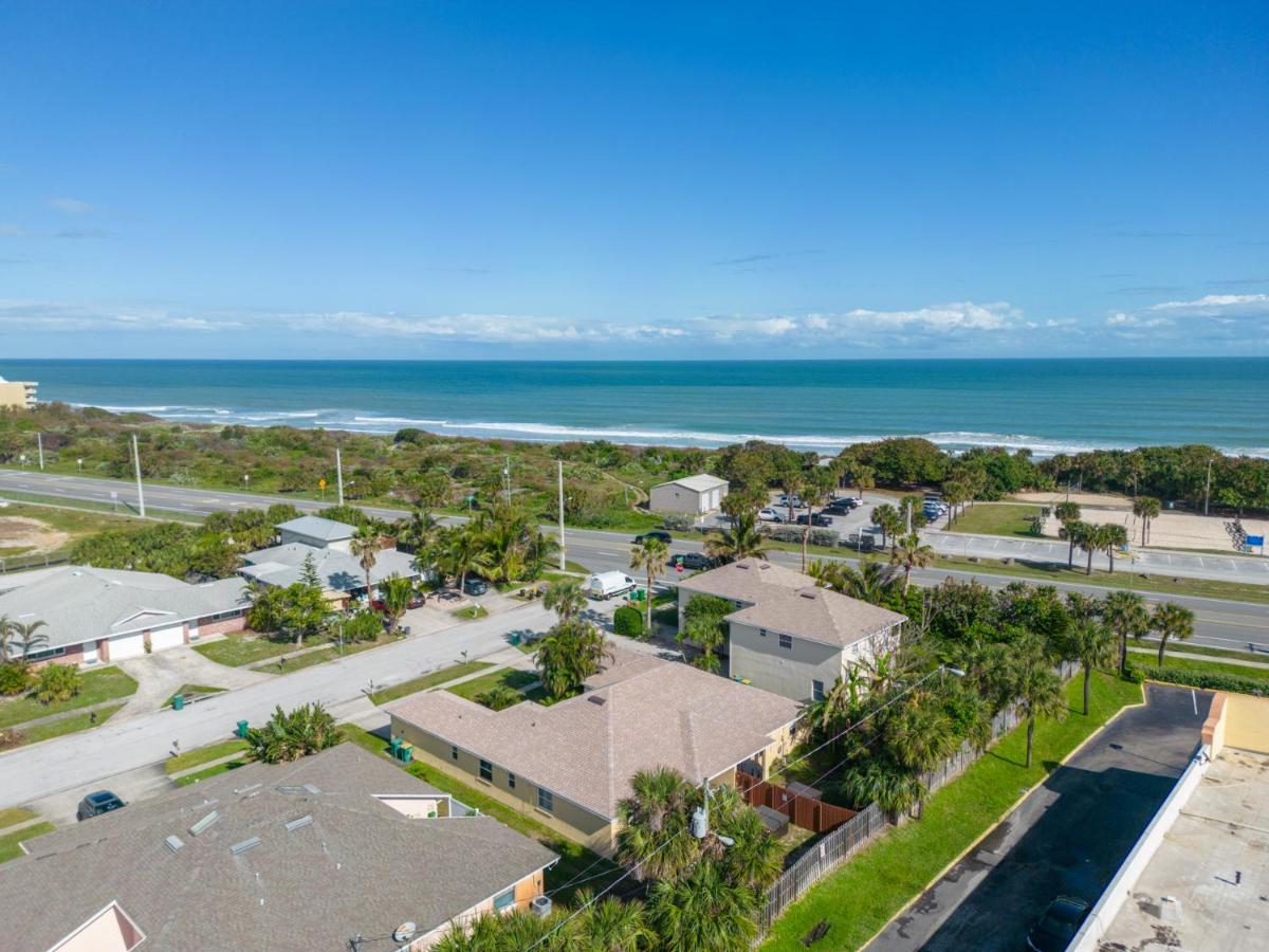 Sunset Serenity - 3Br Beach Townhome With Outdoor Patio - New Hot Tub, Steps To Ocean Fun! Melbourne Bagian luar foto